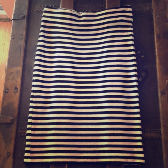 Madewell Dresses & Skirts - Madewell fitted skirt